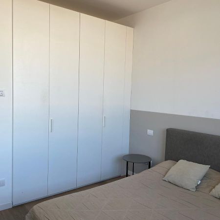 Confortevole Bilocale In Largo Marinai D'Italia Milánó Kültér fotó