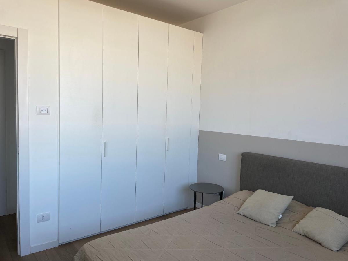 Confortevole Bilocale In Largo Marinai D'Italia Milánó Kültér fotó